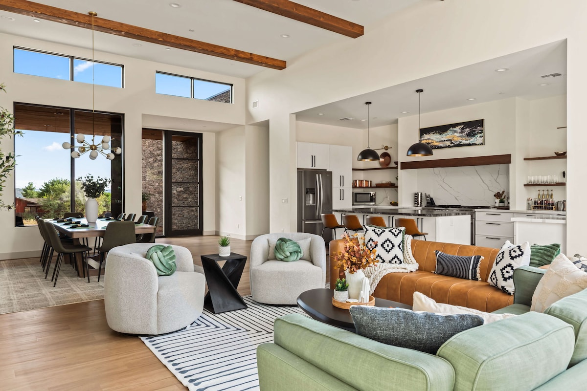 Open plan living and dining area