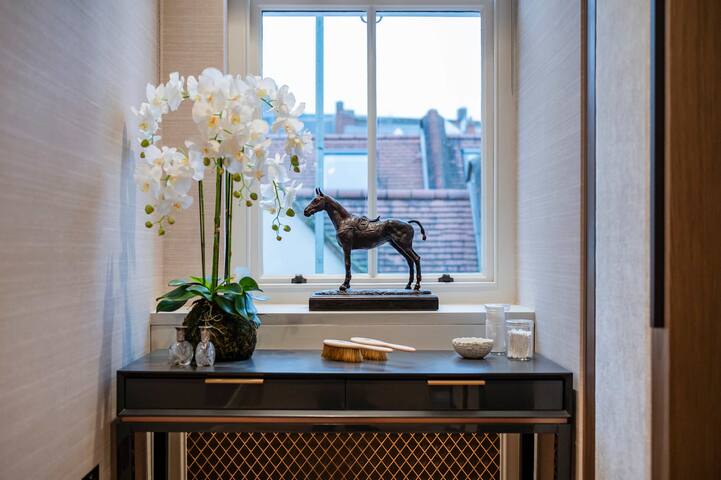 Exclusive two bedroom apartment in Mayfair gallery image 4