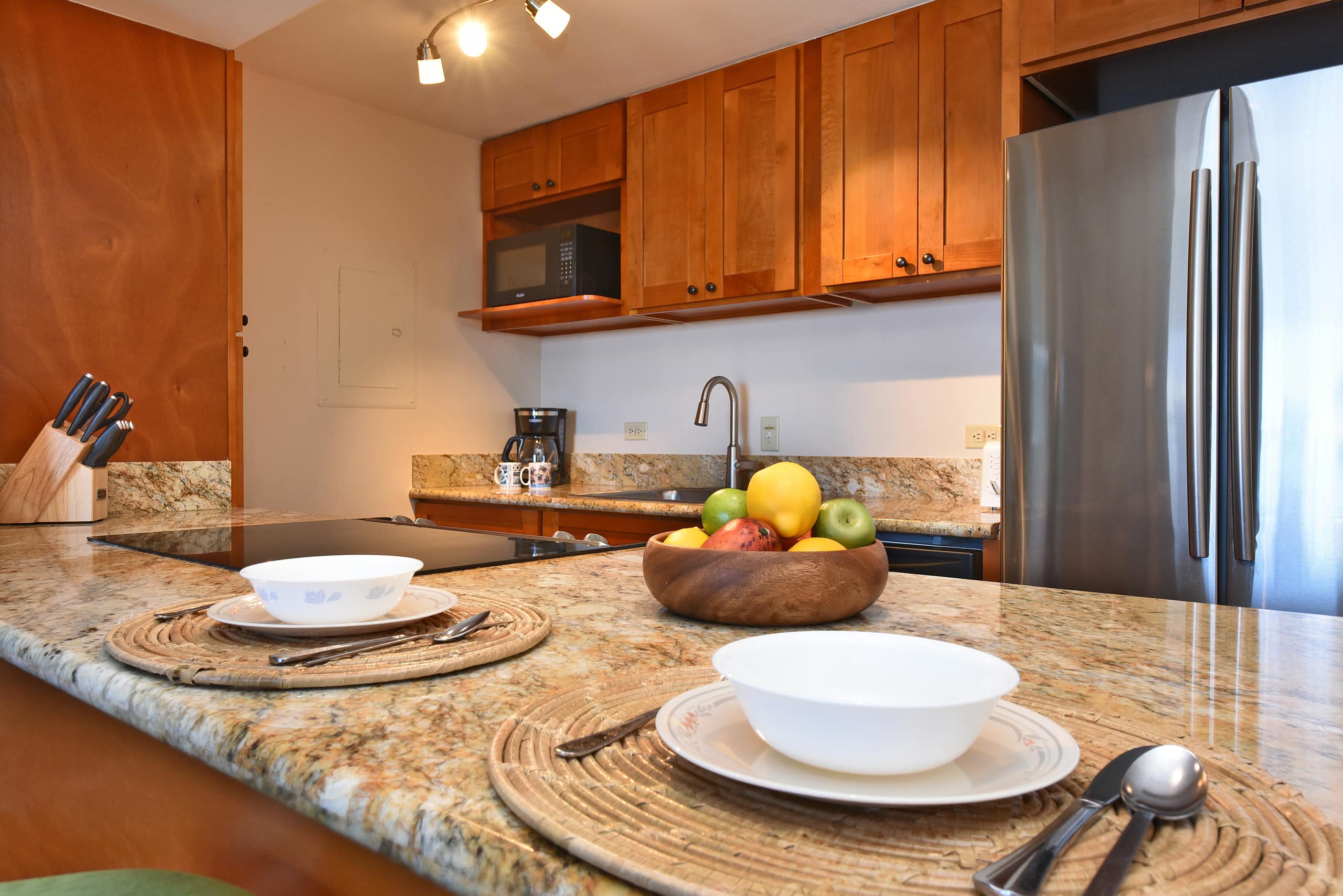 Condo in Lahaina · ★4.83 · 1 bedroom · 2 beds · 1 bath - Image 7