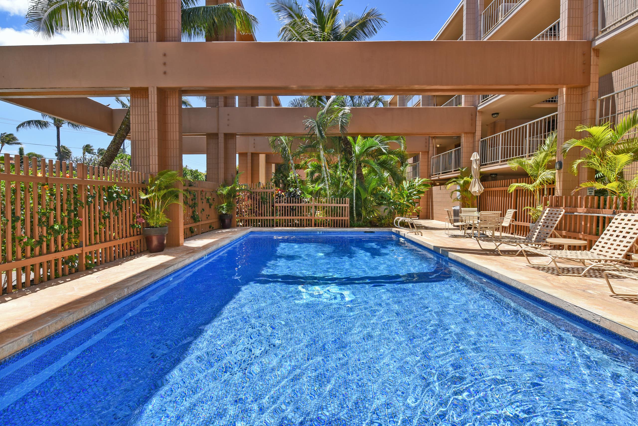Condo in Lahaina · ★4.83 · 1 bedroom · 2 beds · 1 bath - Image 31
