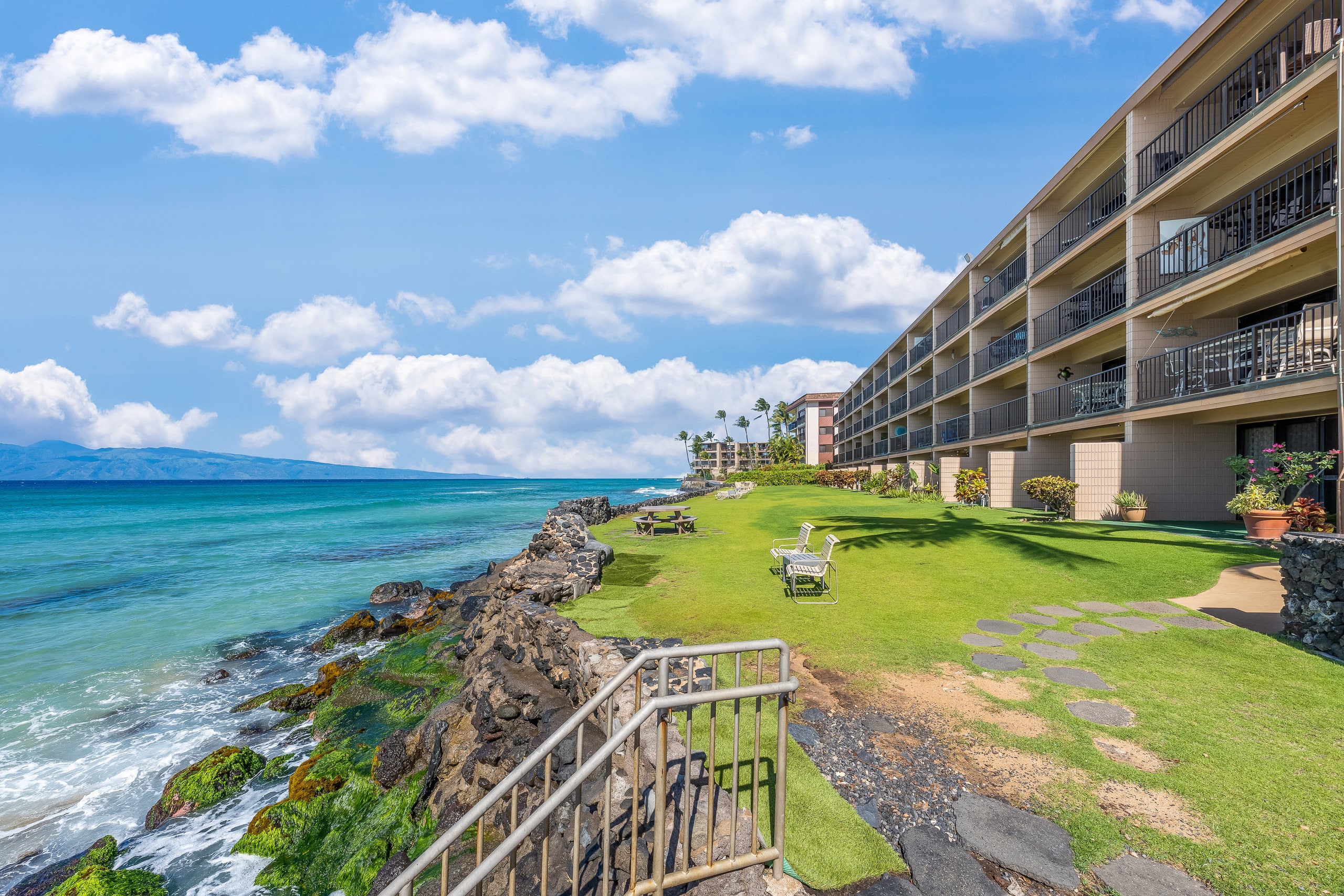 Condo in Lahaina · ★4.83 · 1 bedroom · 2 beds · 1 bath - Image 28