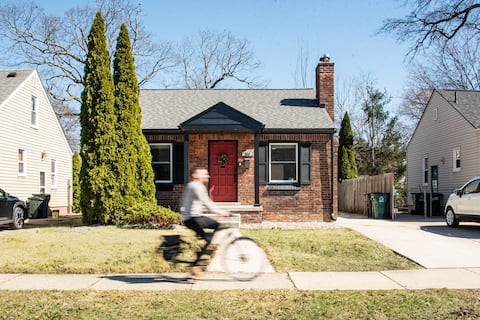 Pretty Art and Cinema Reclining Couches