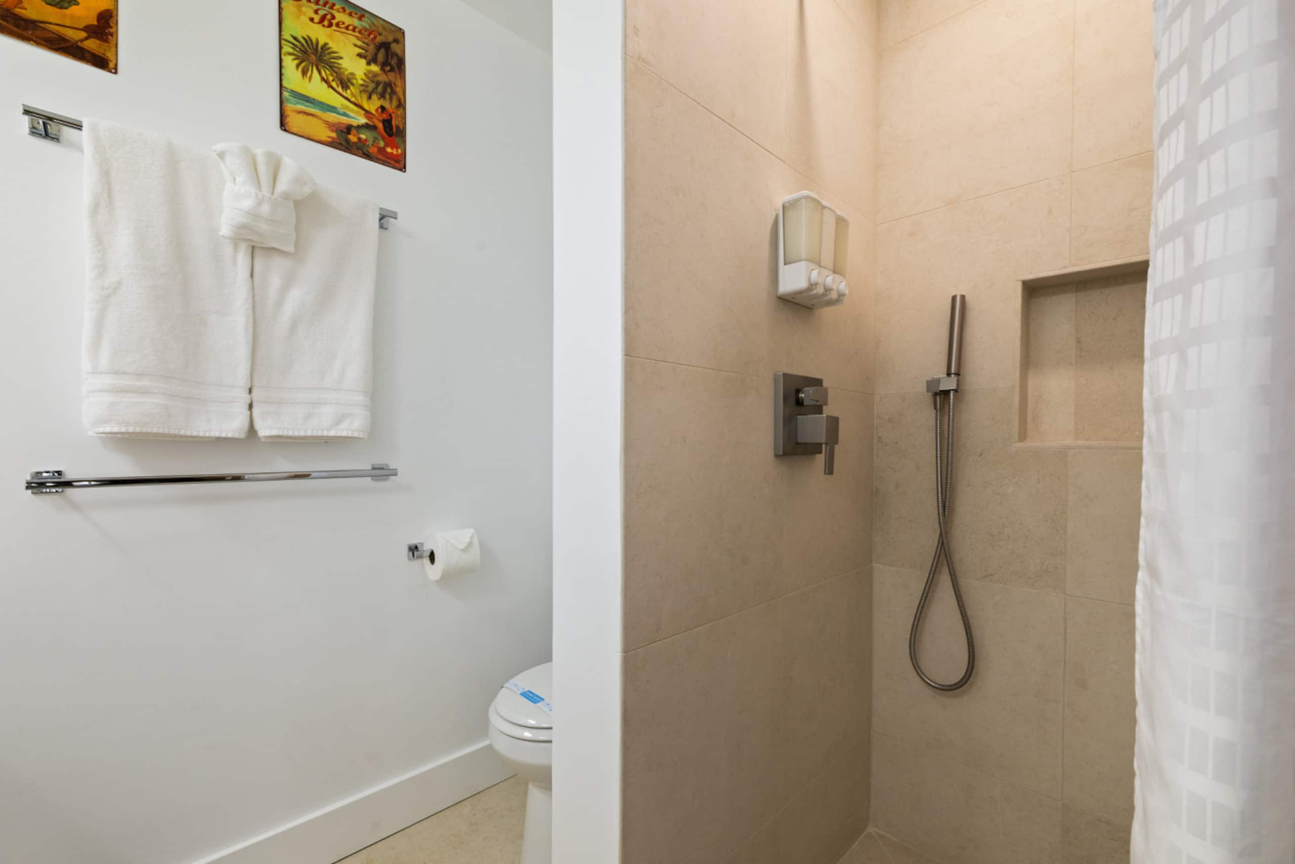 Home in Kahuku · ★4.79 · 2 bedrooms · 3 beds · 3 private baths - Image 45