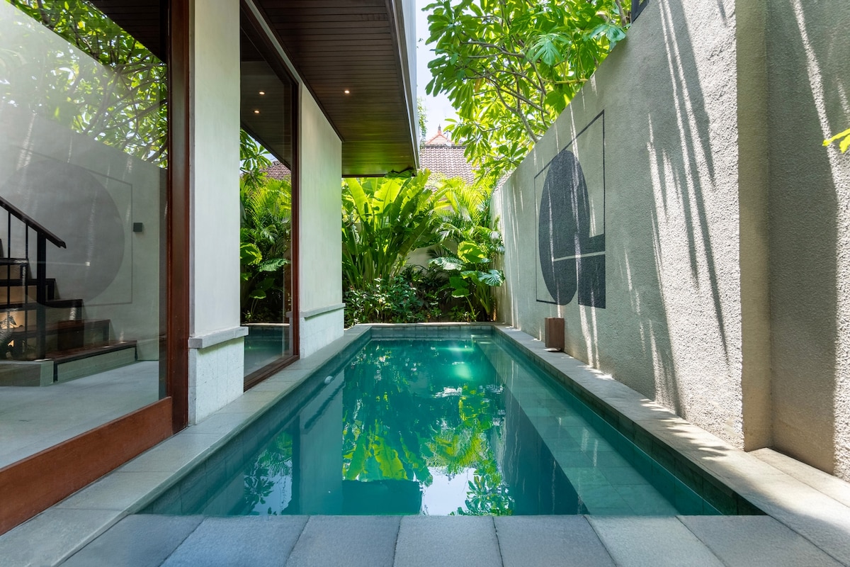 Villa in Canggu · ★4.73 · 2 bedrooms · 2 beds · 3 private baths, comparable Airbnb