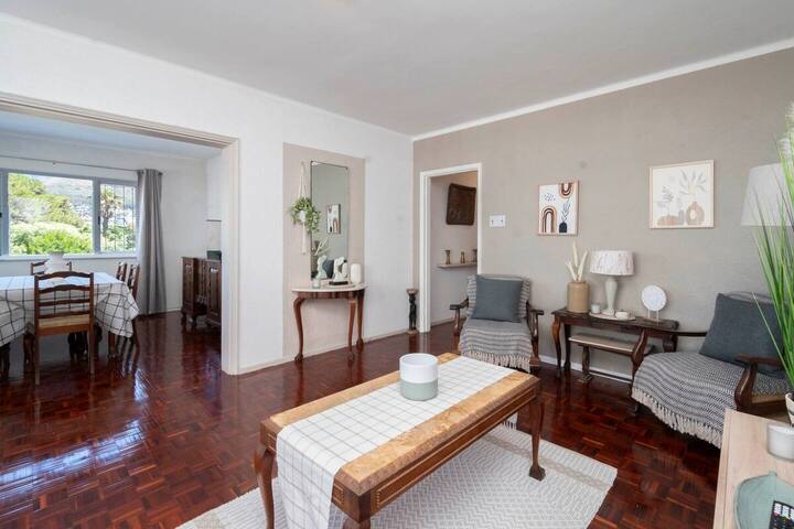 Spacious 2-Bed – Mouille Point gallery image 3
