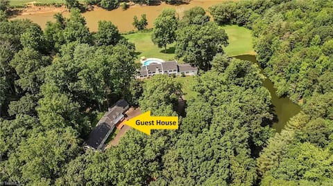 Guest House at Tall Tree Manor