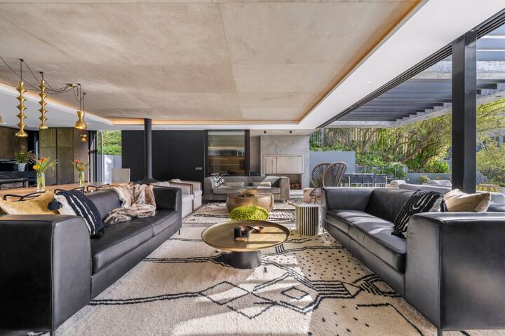 Tarentaal Kloof Villa in Higgovale gallery image 4