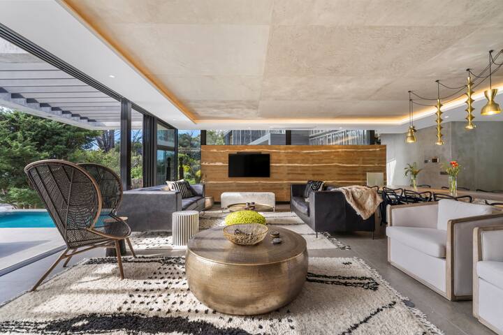 Tarentaal Kloof Villa in Higgovale gallery image 2