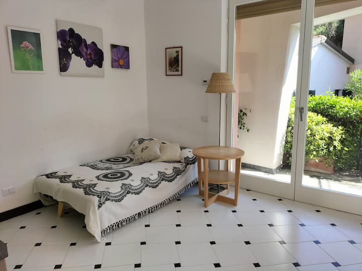Serena's Beach Side Apt With Parking And A/c - モンテロッソ・アル・マーレ