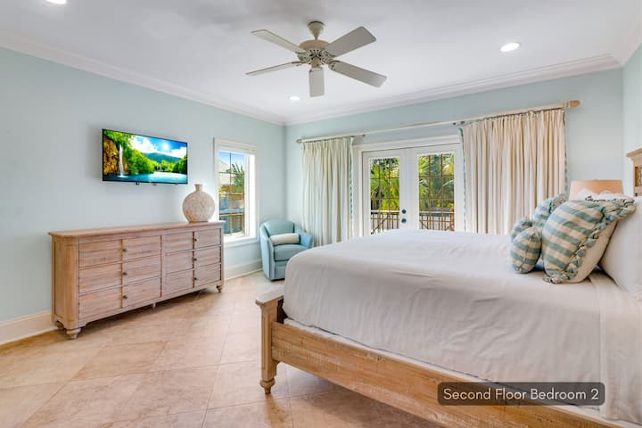 Dormitorio king en el segundo piso - Baño privado