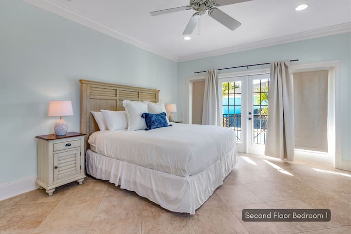 Dormitorio king en el segundo piso - Baño privado