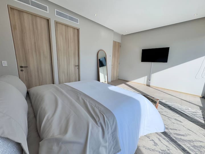 E5588148 1742 46d7 97a4 b7fbe2290cd1