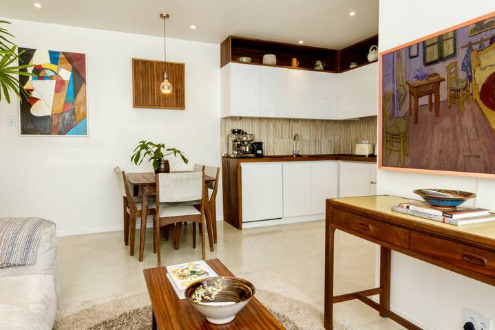 Renovated remote-work 3 bed gem with A/Cs & views! gallery image 4