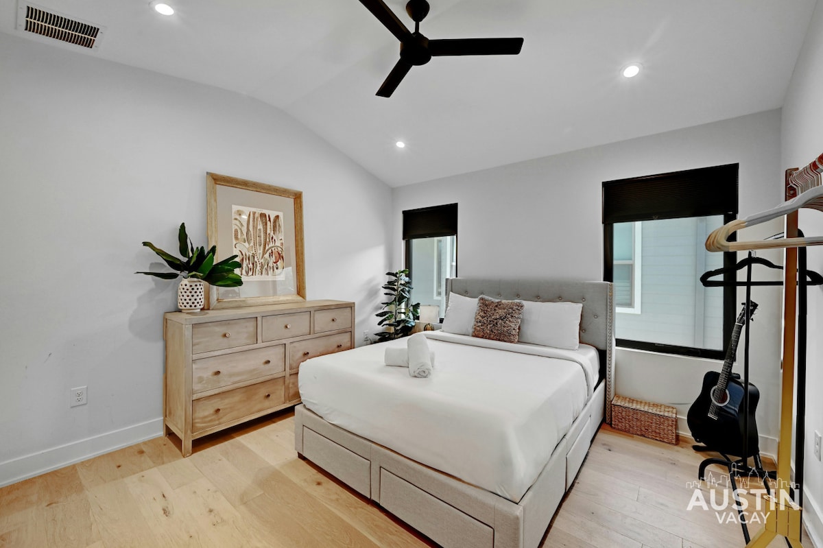 สถานที่พักผ่อนชั้นบนแห่งนี้ให้บรรยากาศที่ซับซ้อนและเงียบสงบมากขึ้นเหมาะสำหรับผู้ที่ต้องการความสงบและเงียบมากขึ้น