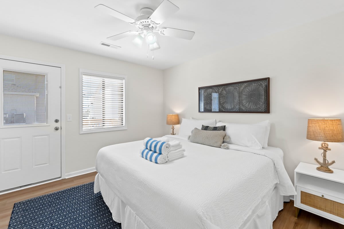 غرفة النوم 1 - سرير بمقاس كبير