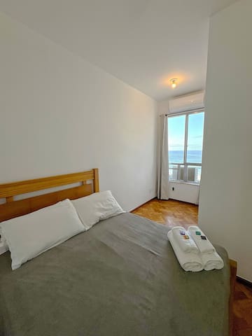 DF81 – Sea view apt 4 minutes Copacabana beach