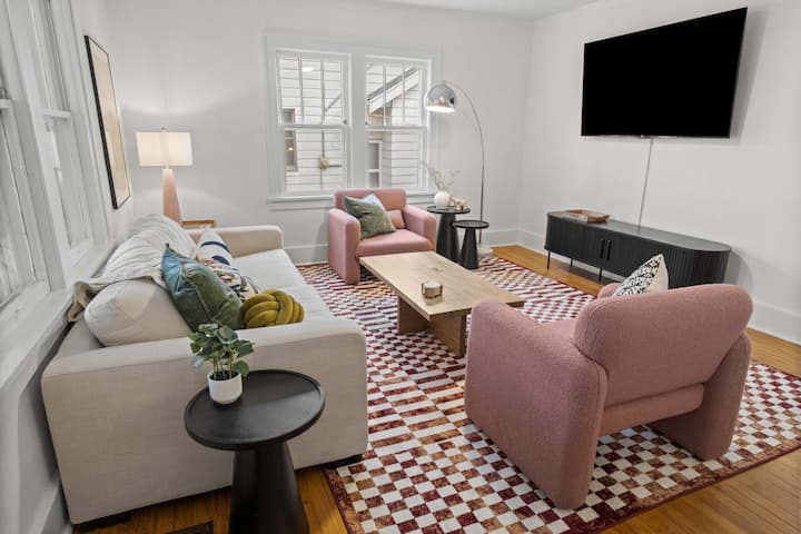 Brightside Bungalow- Quiet And Close To Campus! - Champaign, IL