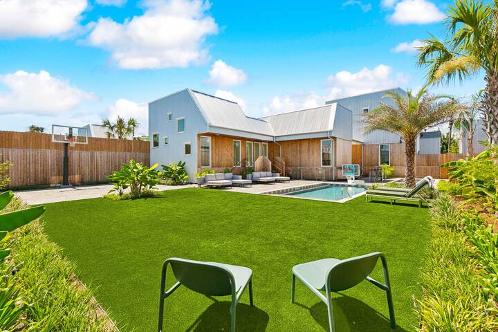 The Cocodrie | Private 12BR Hotel – Pool, Spa