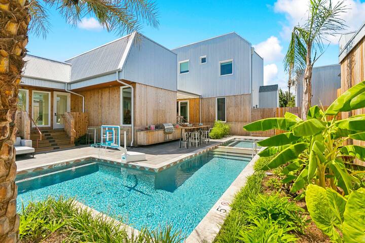 The Cocodrie | Private 12BR Hotel – Pool, Spa gallery image 2