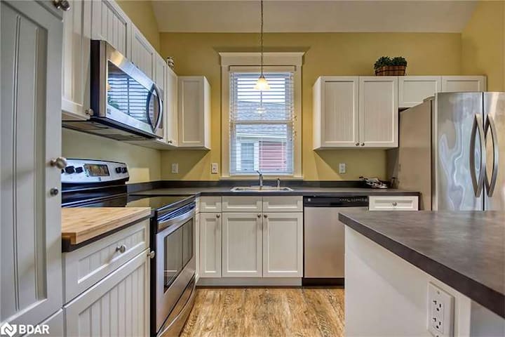 East Lake Shores managed Airbnb listing 3