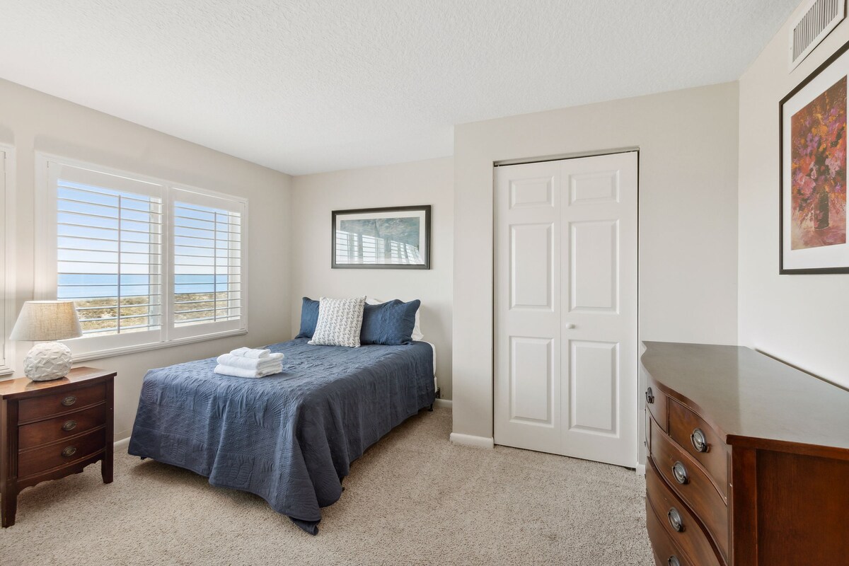 غرفة نوم الضيوف في الطابق الثالث