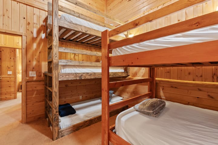 3. spavaća soba – 4 kreveta za jednu osobu (2 kreveta na kat)