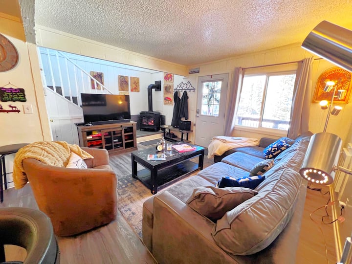 Cozy Condo Free Short Shuttle Ride To Ski Breck Townhouses For Rent cozy-condo-free-short-shuttle-ride-to-ski-breck-townhouses-for-rent