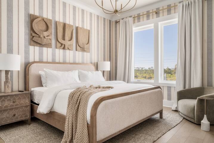 Whitecap – Beachfront Gem w/ Pool & Elevator