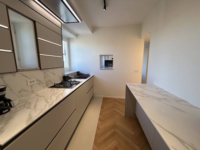Arenula16 – Penthouse with 360° view terrace gallery image 3