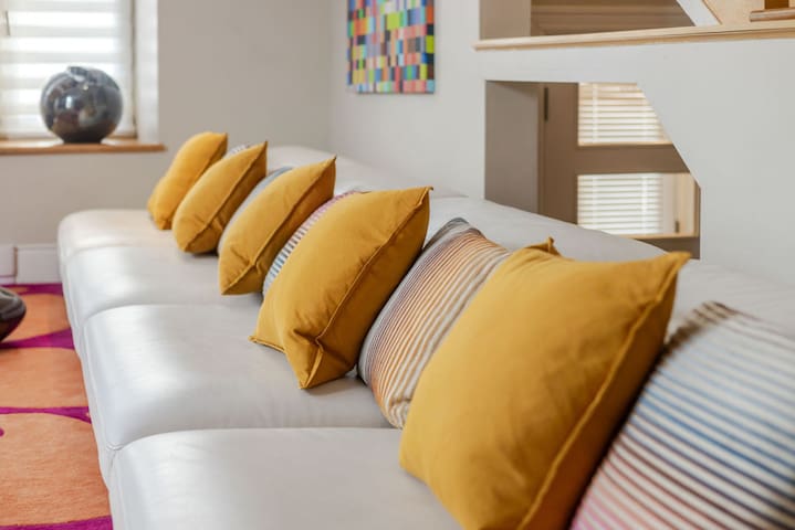 Luxury 4BR/3BA Villa | Perfect for Groups gallery image 3