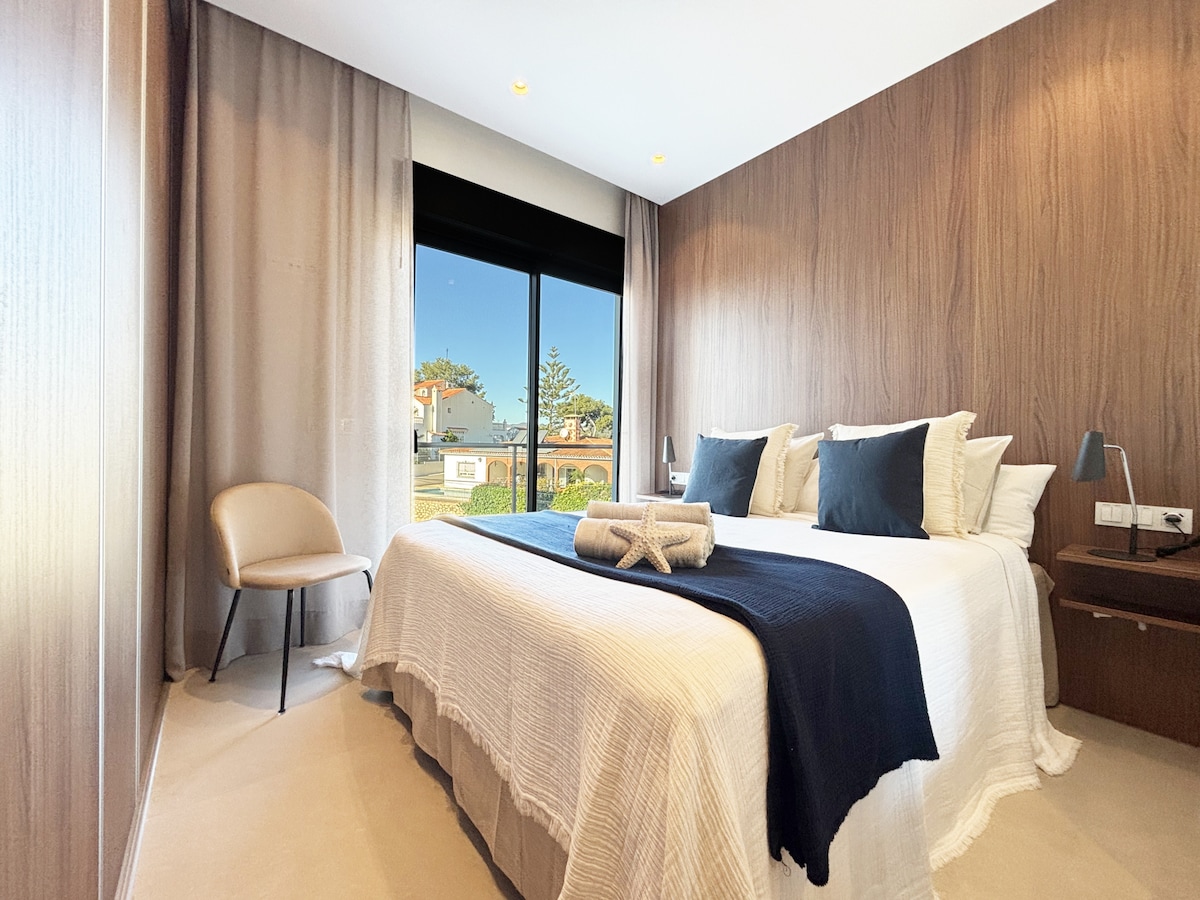 Diseño cálido y cama tamaño «king»