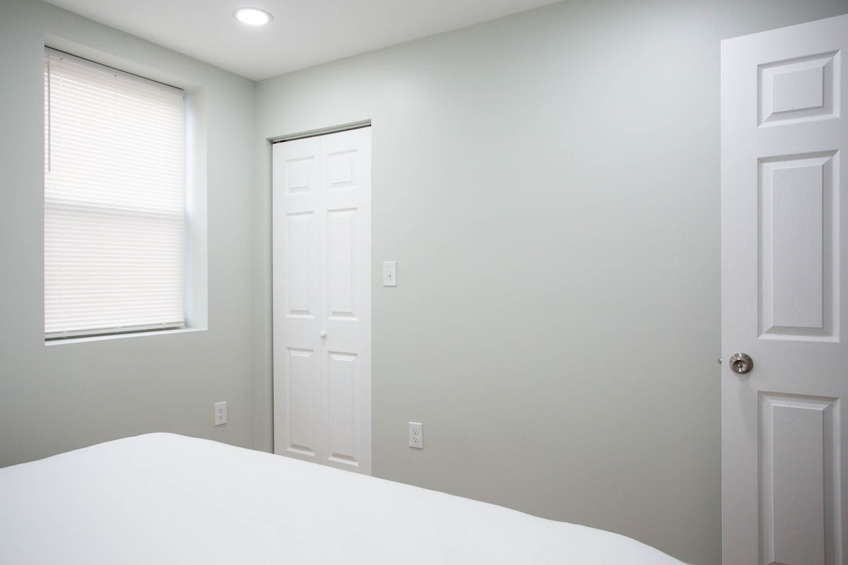 Minimalist S Center City