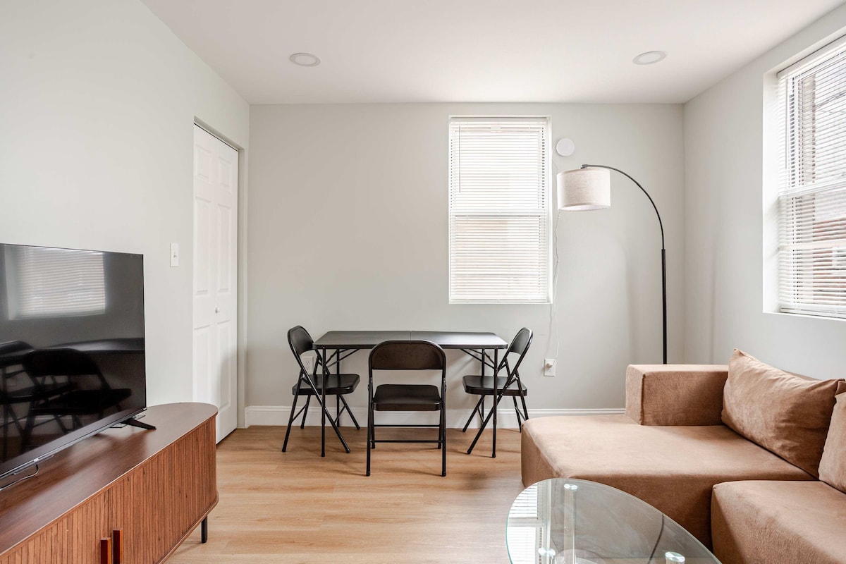 Minimalist S Center City
