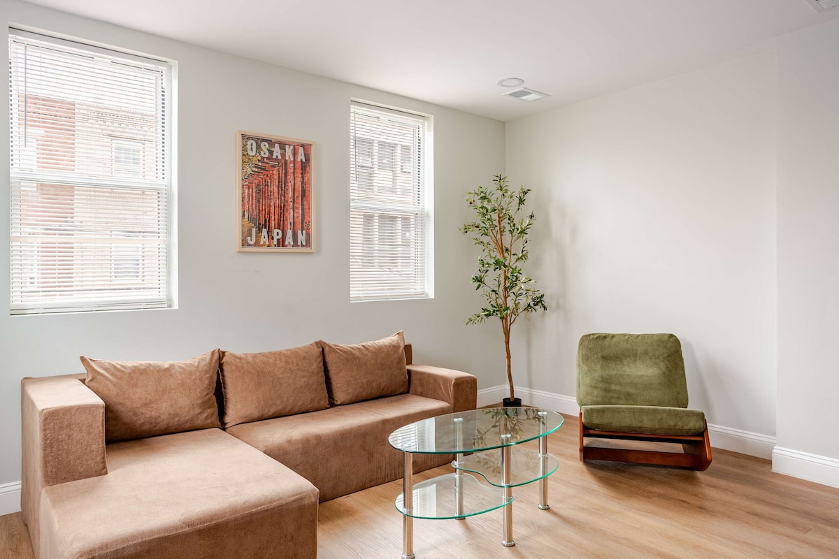 Minimalist S Center City
