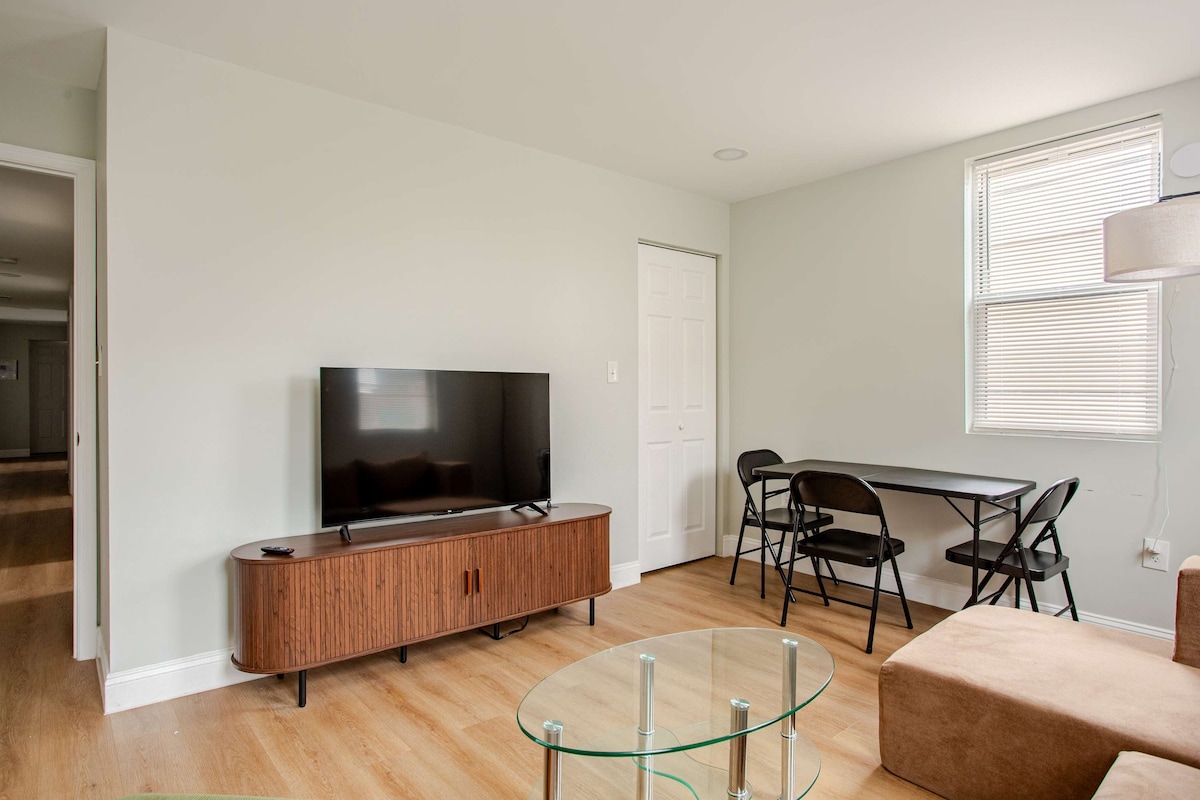 Minimalist S Center City