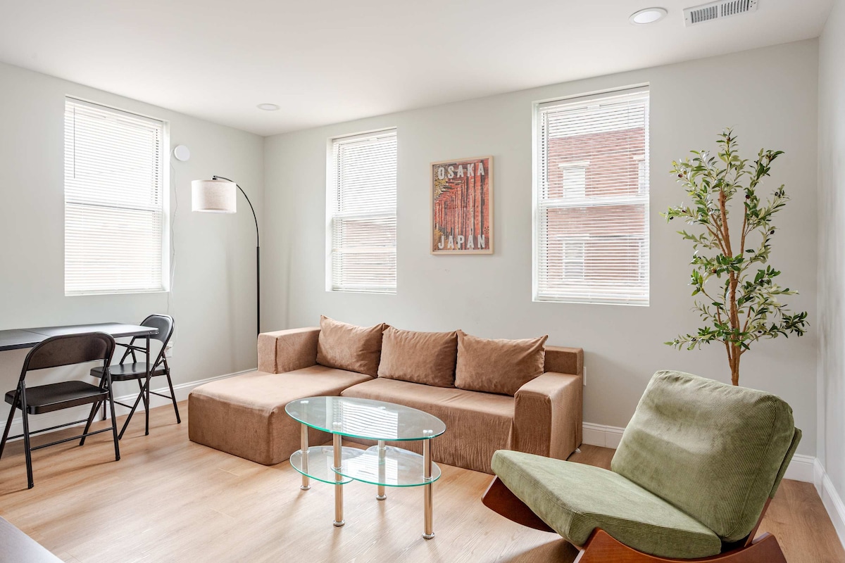 Minimalist S Center City