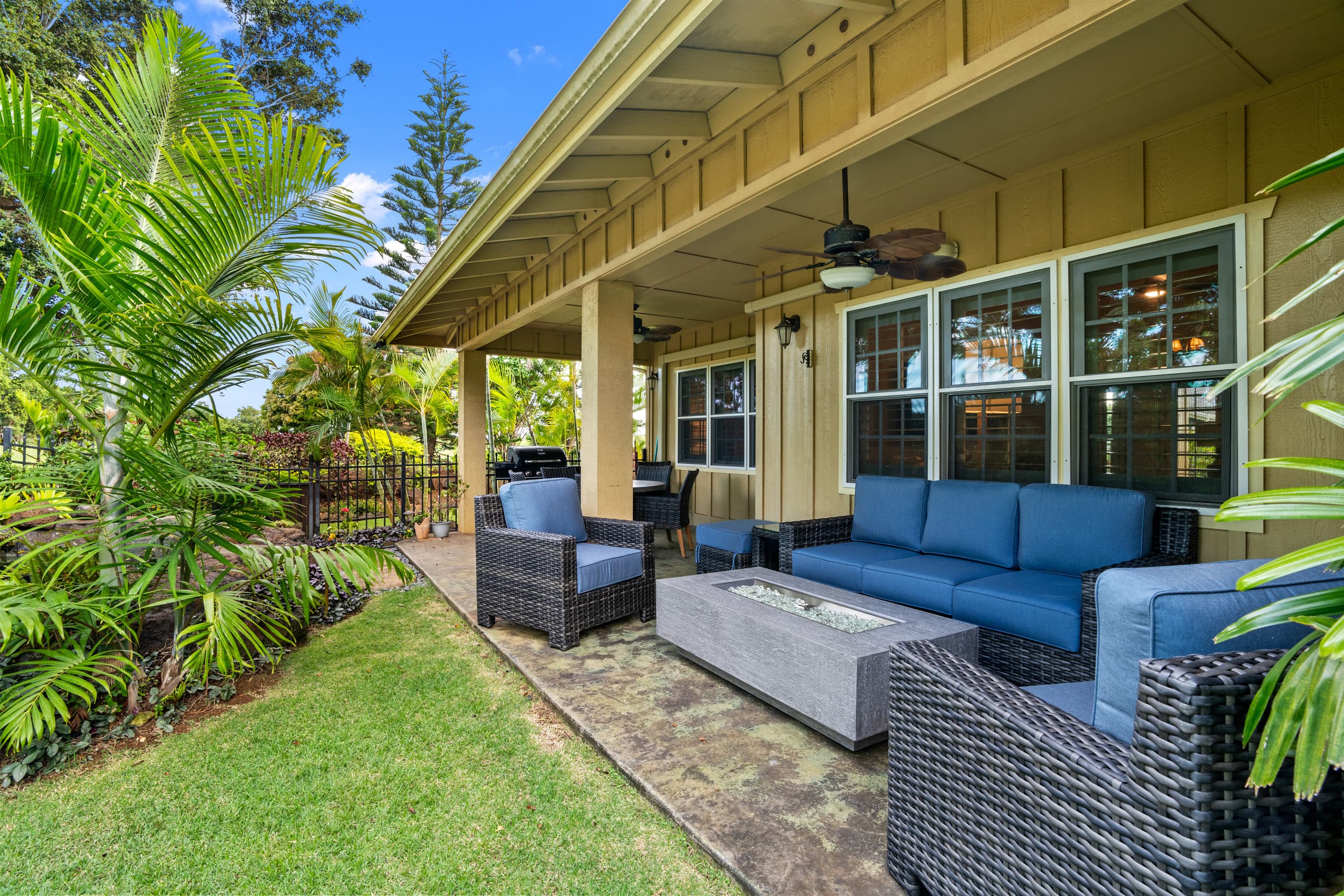 Golf course villa w/ private lanai and pond - Photo 42