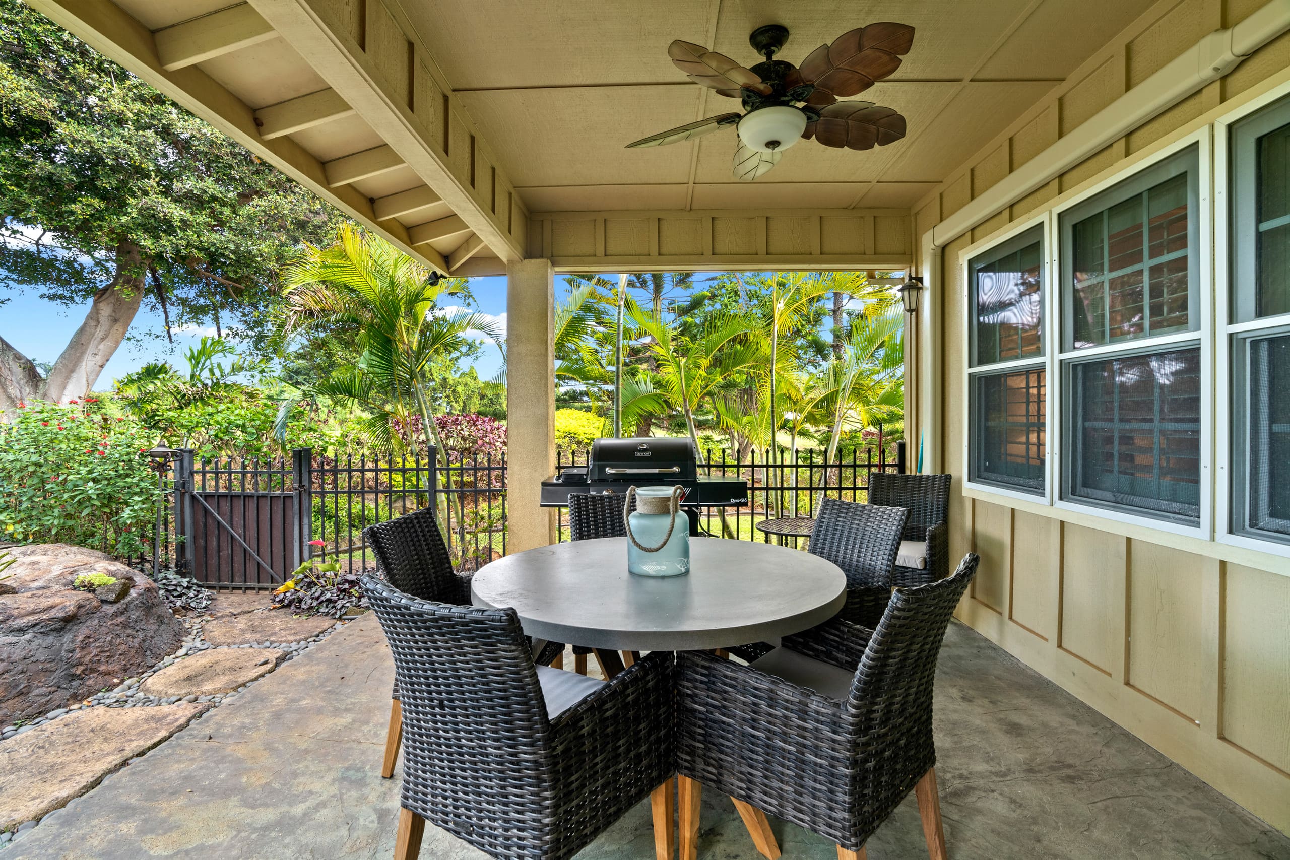 Golf course villa w/ private lanai and pond - Photo 38
