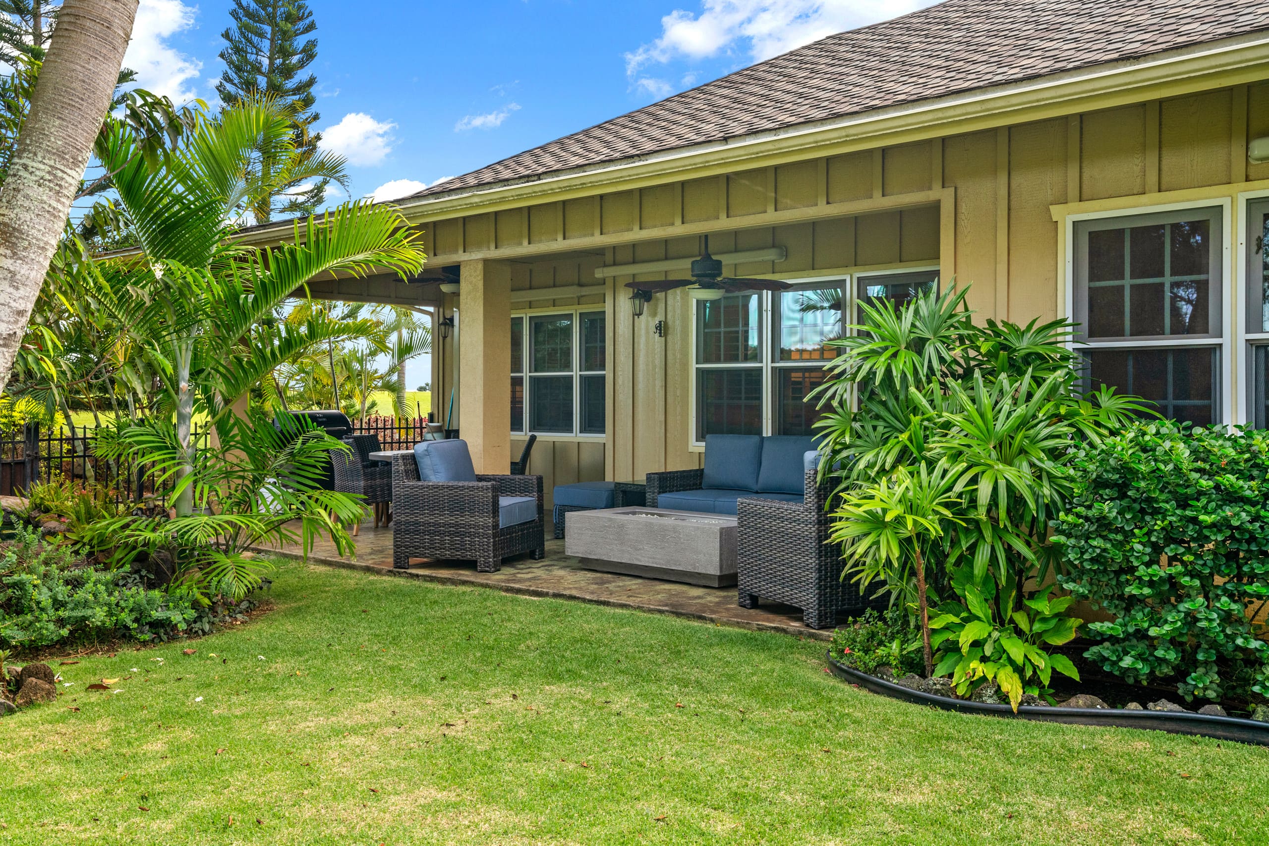 Golf course villa w/ private lanai and pond - Photo 46