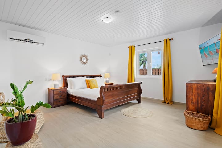 Backyard Bliss: 4br Pool Home, 4min To Eagle Beach - アルバ