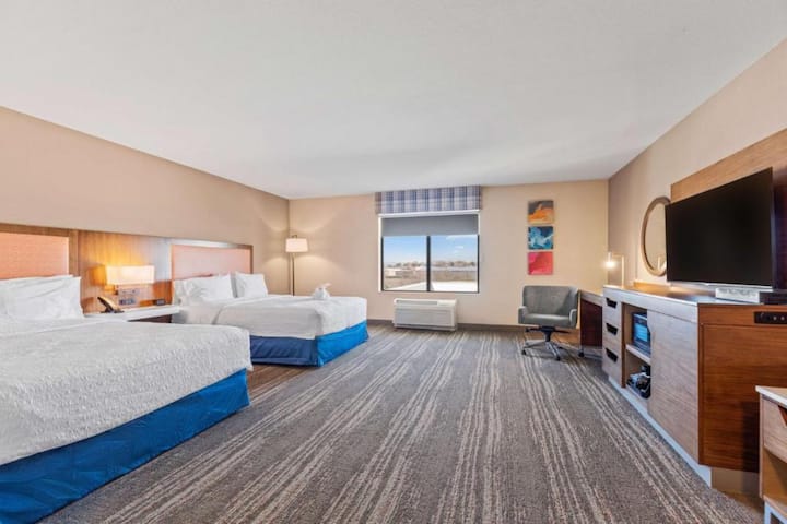 Two Queen Beds | Pool & Free Breakfast - Greeley, CO