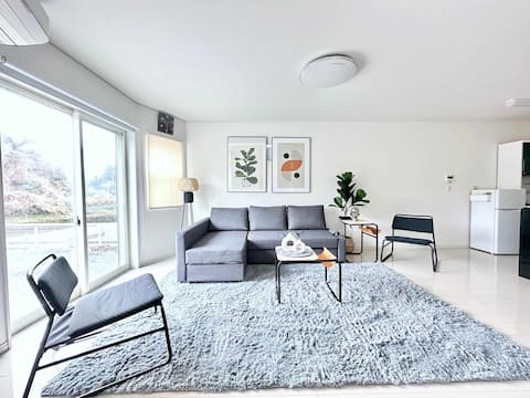 Modern property 15 mins to Kumamoto airport by Res