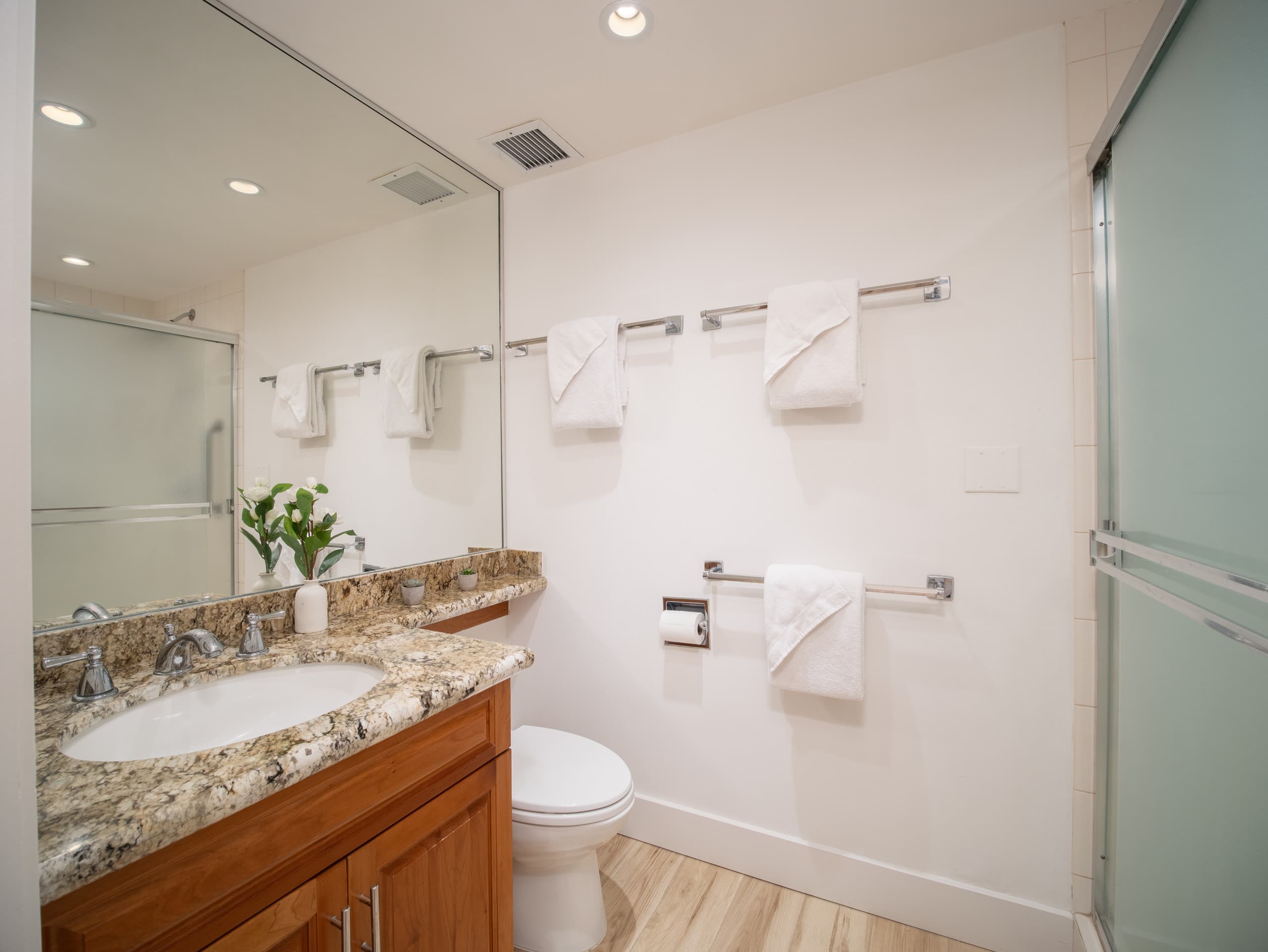 Home in Lahaina · ★5.0 · 2 bedrooms · 3 beds · 2 baths - Image 15