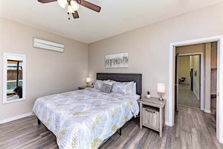 Спална соба 3: брачен кревет (широк 180-220 см)