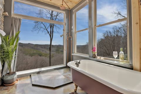 Valhalla Sky Suite at Hisaw Gap Romantic Retreat