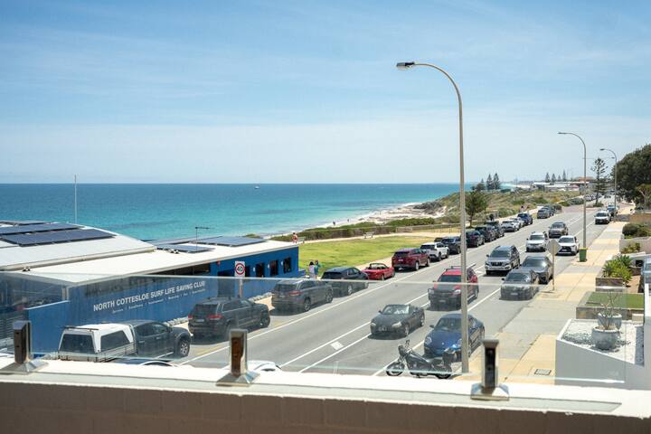 Cottesloe Beach View Apartment No8 gallery image 3