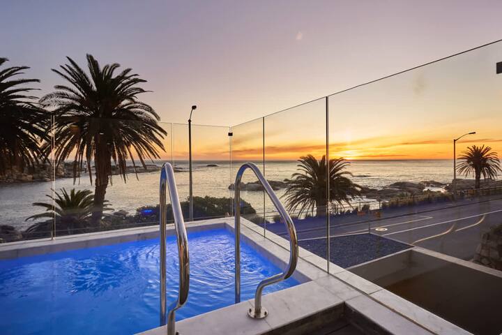 Bakoven Palms – Ultra Luxury Villa with jacuzzi gallery image 2