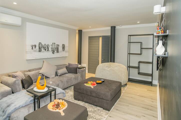 The Argyle Camps Bay -Pool, 5min to beach, Hot tub gallery image 5