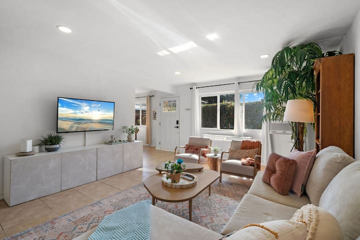 Светла и удобна дневна соба