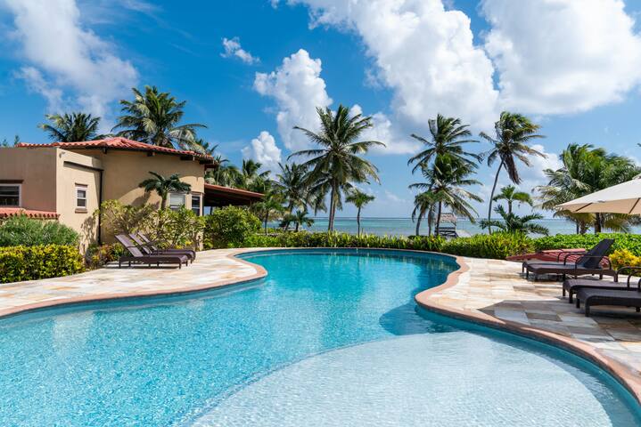 V1 – Villa Esplanade | On The Beach Luxury Stay gallery image 2